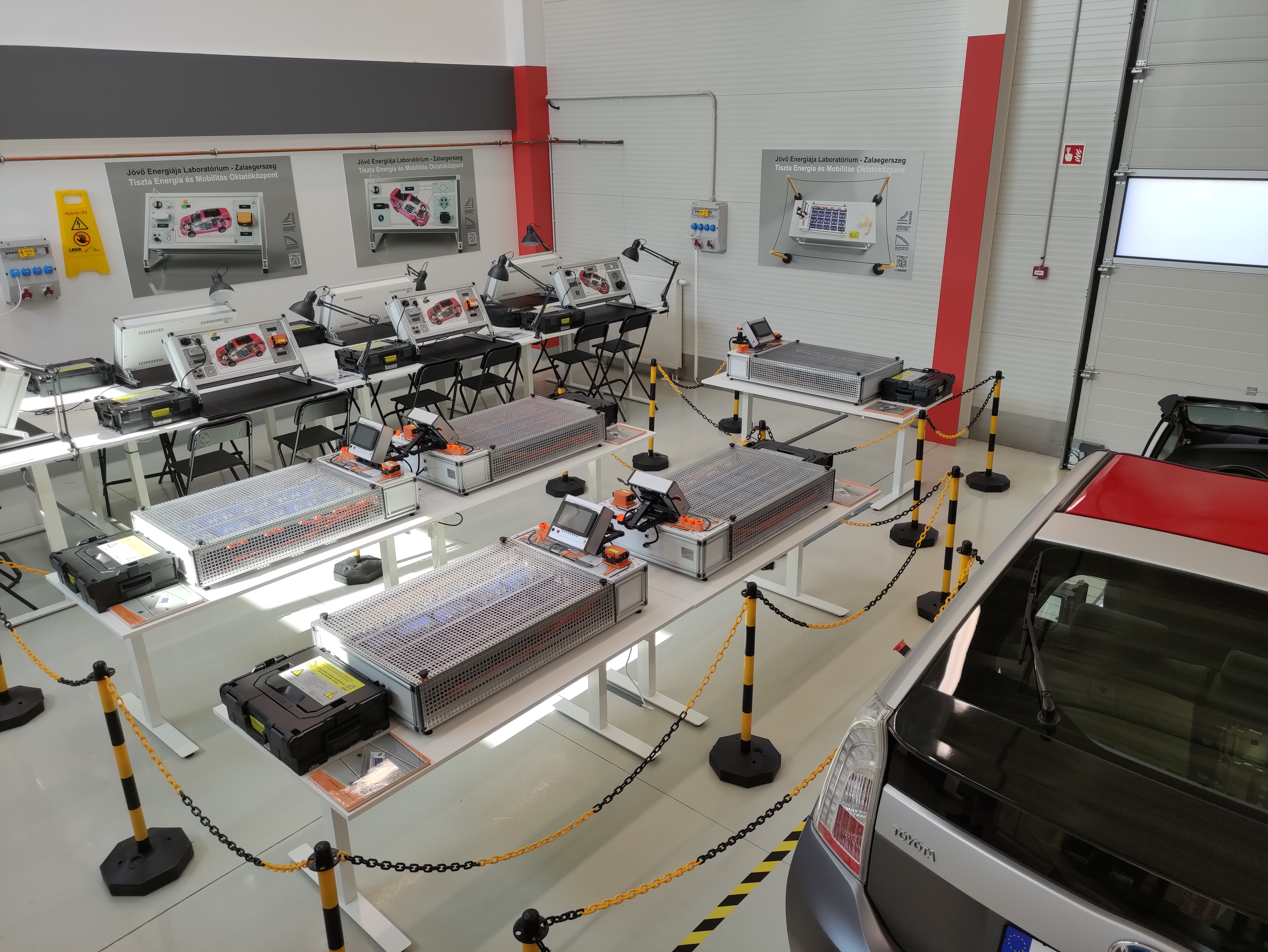 HV battery simulator laboratory installation